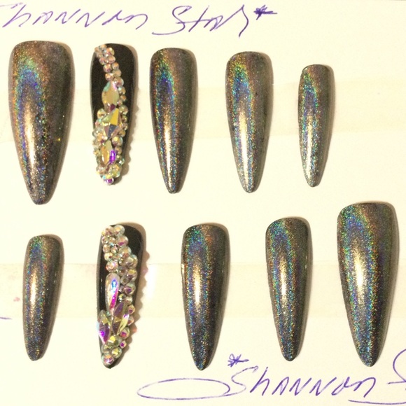 ⭐️”PLATINUM CHOO” PRESS-ON NAILS⭐️ - Picture 1 of 2